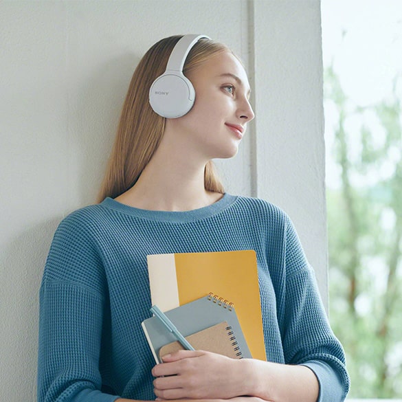 On-Ear Headphones With On-Ear headphones, the ear pads rest on the ear, but a soft surface will not cause your ears to ache. The ears are not completely closed off, which means that environmental sounds can still be heard slightly. On-Ear Headphones With On-Ear headphones, the ear pads rest on the ear, but a soft surface will not cause your ears to ache. The ears are not completely closed off, which means that environmental sounds can still be heard slightly.